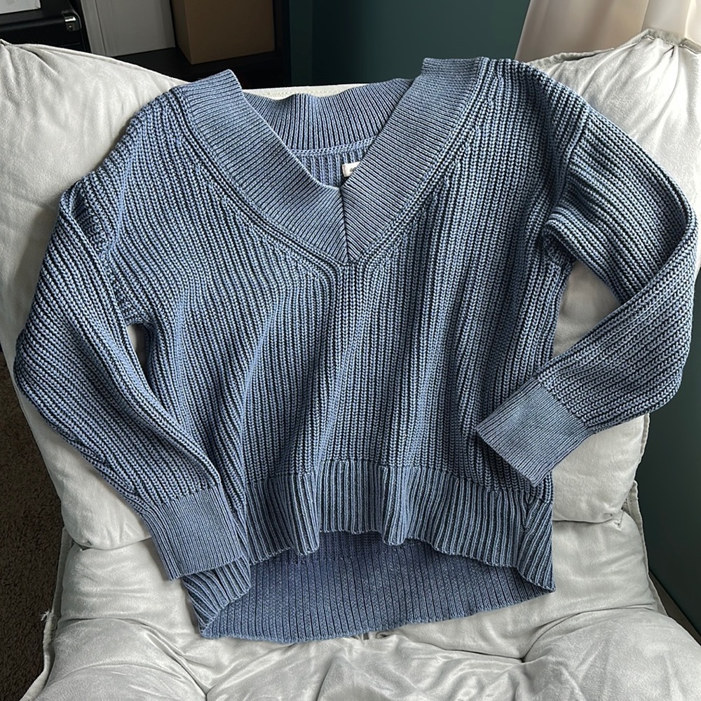 NWOT Aerie V neck Sweater
